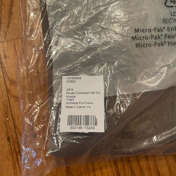 NWT lululemon oversized half zip scuba size XS/S - Picture 4 of 4